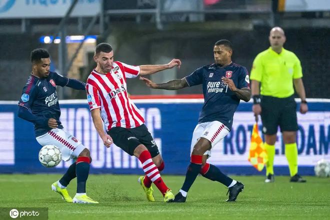 披荆斩棘 披荆斩棘