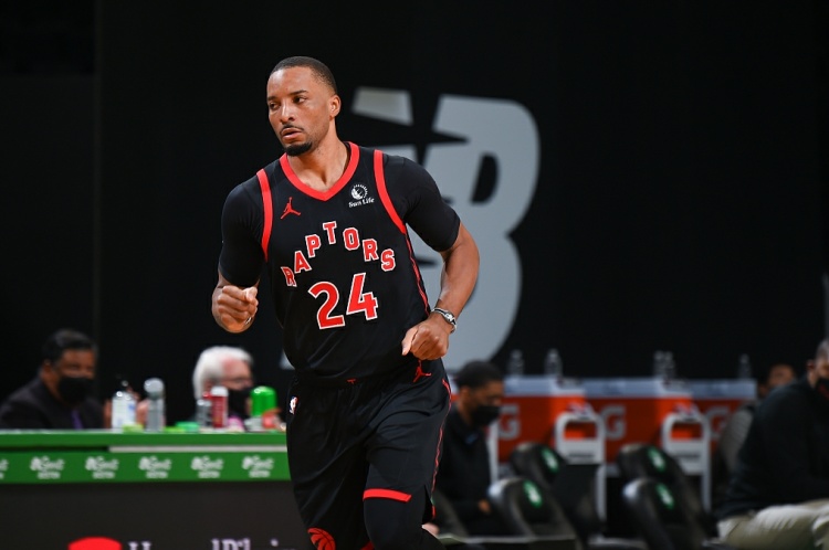 足以在足球 足以在足球