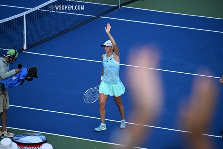 炸金花什么时候该跟（炸金花何时选择跟注）